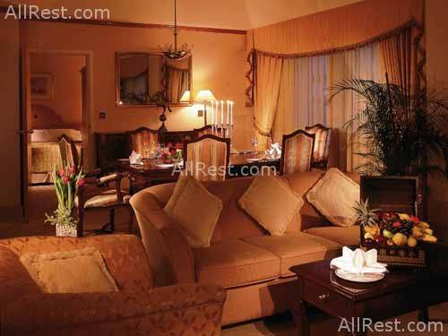 Renaissance Hotel Dubai 5
